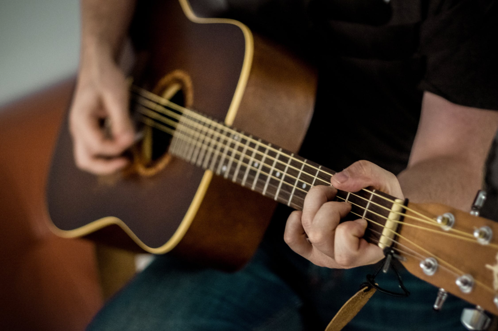 Best Acoustic Guitar Strings for Warm Sound